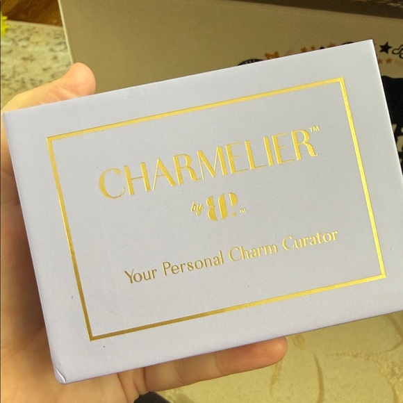 BP Chatmelier Humming with Happiness - Picture 3 of 3